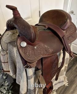 18 Circle Y Park and Trail Regular Tree Western Saddle Model 3825 Walnut 1992