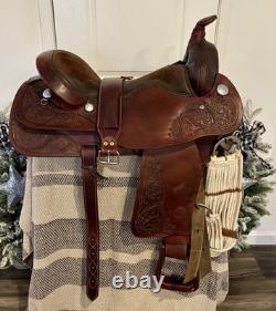 18 Circle Y Park and Trail Regular Tree Western Saddle Model 3825 Walnut 1992