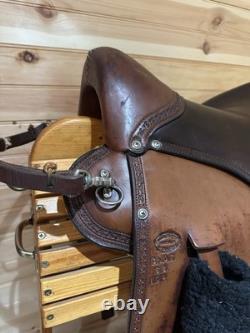 19 Double Creek Saddlery Buena Vista Saddle Model 104
