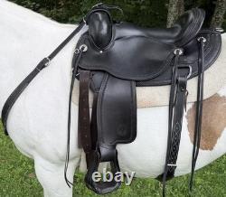 2024 Circle Y Omaha 16 Flex2 Trail Endurance Saddle-Hornless-Wide Tree-Black