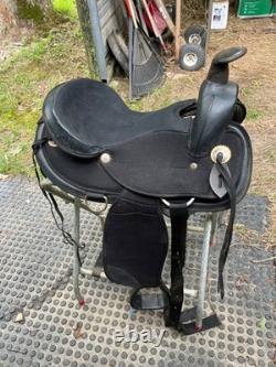 Abetta arabian trail saddle