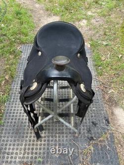 Abetta arabian trail saddle