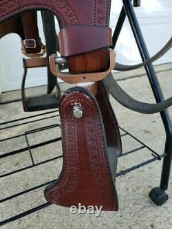 Amish Craftmanship Ed Steele Flex Tree Trail Western Saddle Seat Size 16