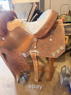 Ammerman Brown Leather Traditional Western Barrel Racing Saddle Ammerman Brown Leather Traditional Western Barrel Racing Saddle