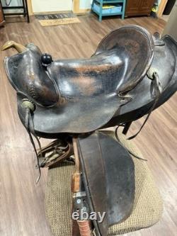 Antique Simco Western Horse Saddle. Brass horn. Genuine Leather. Star Tassels