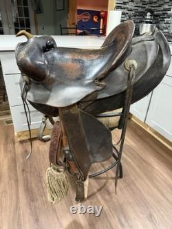 Antique Simco Western Horse Saddle. Brass horn. Genuine Leather. Star Tassels