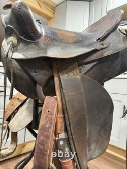 Antique Simco Western Horse Saddle. Brass horn. Genuine Leather. Star Tassels