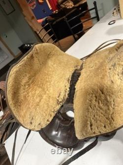 Antique Simco Western Horse Saddle. Brass horn. Genuine Leather. Star Tassels