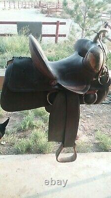 Antique triple H Heiser 14 high back formfitter, Bear trap Western cowboy saddle