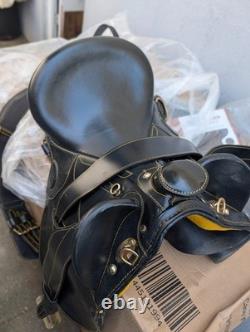 Australian Outrider Collection Outrider Stock Saddle Black with Horn Large