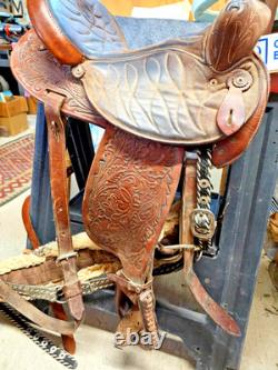 BEAUTIFUL TOOLED COMPLETE WESTERN LEATHER SADDLE CIRCLE Y BROWN 17 w BELTS +