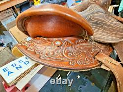 BEAUTIFUL TOOLED COMPLETE WESTERN LEATHER SADDLE CIRCLE Y BROWN 17 w BELTS +