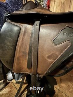 Barefoot Treeless Saddle Tahoe 17 XWide