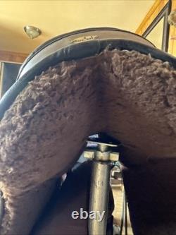 Barefoot Treeless Saddle Tahoe 17 XWide