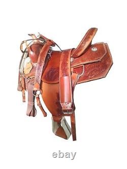 Barrel Western saddle tan color with hand carbine size 14 15 16