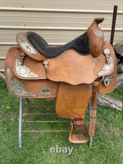 Beautiful 16 Big Horn Western Show Saddle Withsilver & oak leaf tooling US made