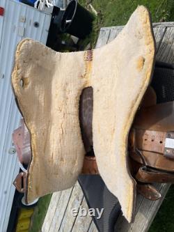 Beautiful 16 Big Horn Western Show Saddle Withsilver & oak leaf tooling US made