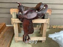 Beautiful Circle Y Western Saddle 15 seat Great Condition