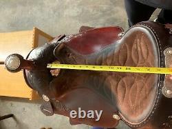 Beautiful Circle Y Western Saddle 15 seat Great Condition