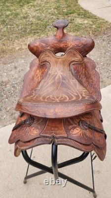 Beautiful Vintage Western Saddle Hereford Tex Tan
