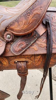 Beautiful Vintage Western Saddle Hereford Tex Tan
