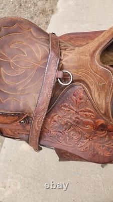Beautiful Vintage Western Saddle Hereford Tex Tan