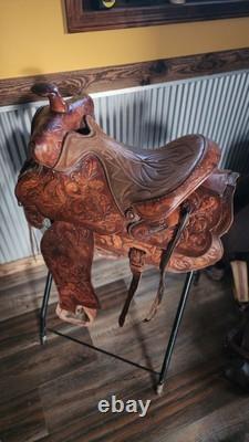 Beautiful Vintage Western Saddle Hereford Tex Tan