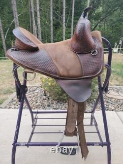 Bob Marshall by Circle Y Treeless Western Sports Saddle 14 Round Skirt