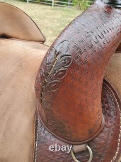 Bob Marshall by Circle Y Treeless Western Sports Saddle 14 Round Skirt