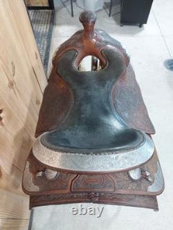 Bob's Custom 15 1/2 Western Show Saddle, 6 1/4 Gullet. Real Silver Made In USA