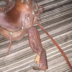 Brown Leather Barrel Racing Saddle Traditional Design with Stirrups Sheepskin