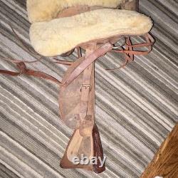 Brown Leather Barrel Racing Saddle Traditional Design with Stirrups Sheepskin