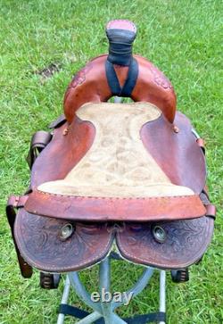Brown Western Saddle 15 Inch Seat Tooled Leather Fancy Horse Round Skirts VGC