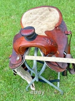 Brown Western Saddle 15 Inch Seat Tooled Leather Fancy Horse Round Skirts VGC