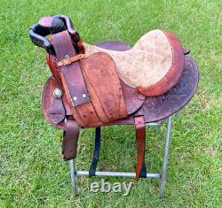 Brown Western Saddle 15 Inch Seat Tooled Leather Fancy Horse Round Skirts VGC
