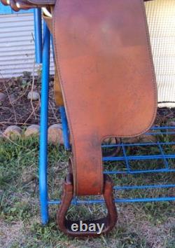 CIRCLE Y Western Show Saddle 15 SILVER CONCHOS Padded Seat BEAUTIFUL