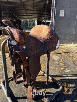 Champion 805 Western Show Saddle 15 Seat. In Great Condition. Missing 2 Concho