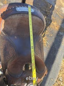 Champion 805 Western Show Saddle 15 Seat. In Great Condition. Missing 2 Concho