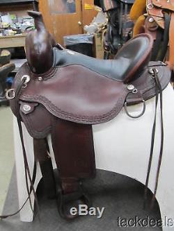 Circle Y Flex 2 J&L Special Mountain Trail Saddle Lightly Used
