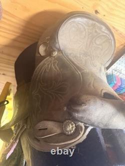 Circle Y Leather Pleasure/Trail Western Saddle 15 inch. FQHB