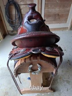 Circle Y Park & Trail 16 Western Saddle