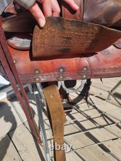 Circle Y Park & Trail 16 Western Saddle