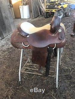 Circle Y Ranch / Cutting / Trail Saddle. 16 inch seat