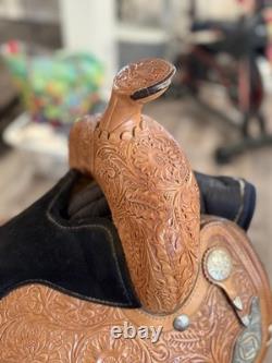 Circle Y Tooled Western Show Saddle with silver very good/excellent condition