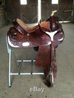 Circle Y Western Pleasure Equitation Show saddle, 16 inch seat