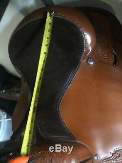 Circle Y Western Roping Saddle, great condition
