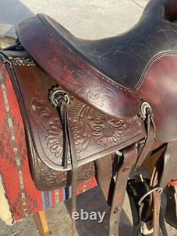 Circle Y Western Saddle VINTAGE 1977