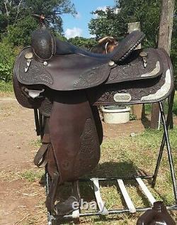 Circle y equitation saddle