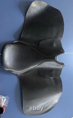 Courbette cut-back gaited saddleseat Saddle. Large Size. Good Condition