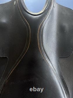 Courbette cut-back gaited saddleseat Saddle. Large Size. Good Condition